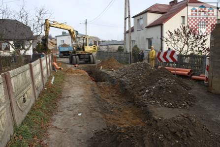 : Budowa kanalizacji w Wysokiej Lelowskiej. 